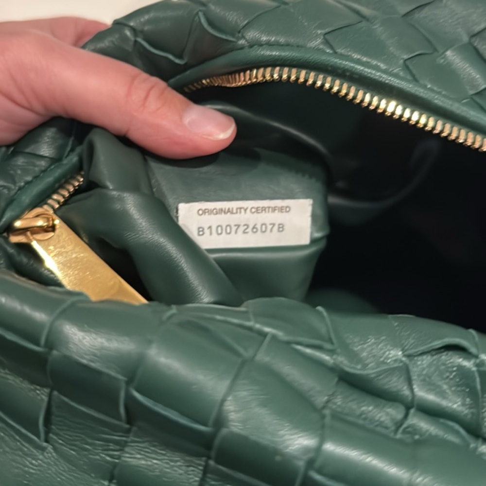 BOTTEGA VENETA Teen Jodie raintree green. Used once. Comes with receipt - Picture 8 of 11